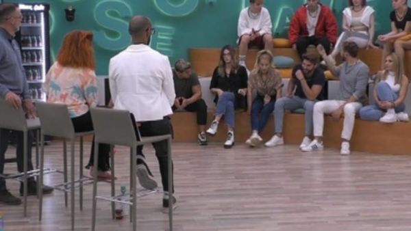 House of Fame : Μαλλιά-κουβάρια οι παίκτες – «Έχεις βουτήξει την γλώσσα σου στο μυαλό σου;»