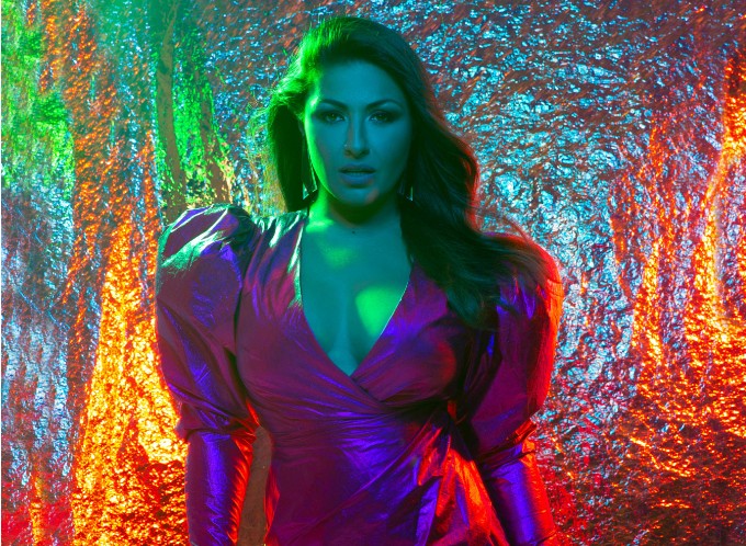 Έλενα Παπαρίζου: Εντυπωσιακά backstage πλάνα από τα γυρίσματα των «Αποχρώσεων»