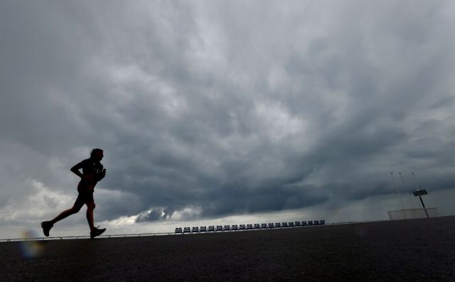 Γαλλία: Πίσω μας το τρίτο κύμα της πανδημίας λέει ο πρωθυπουργός Καστέξ