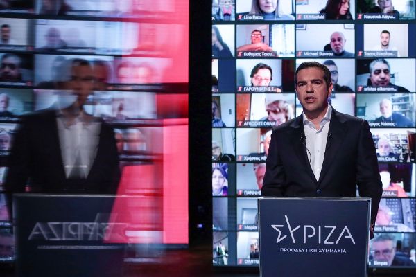 ΣΥΡΙΖΑ για οικονομία: εγκατάλειψη ριζοσπαστισμού και άνοιγμα στους «μικρομεσαίους»