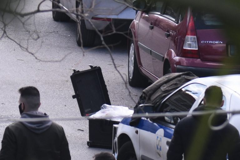 Γιώργος Καραϊβάζ : Τα 30 δευτερόλεπτα της φρίκης – Πού στρέφονται οι έρευνες των αρχών