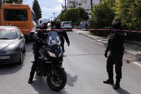 Δολοφονία Καραϊβάζ : Τα τρίτο πρόσωπο και το μυστήριο της μαύρης μηχανής