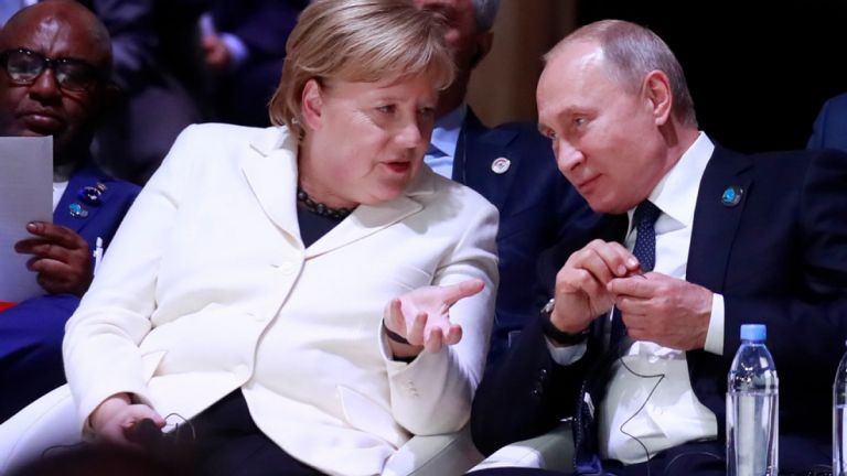 Ουκρανία : Τηλεφωνική συνομιλία Μέρκελ-Πούτιν για να αποφευχθεί η κρίση