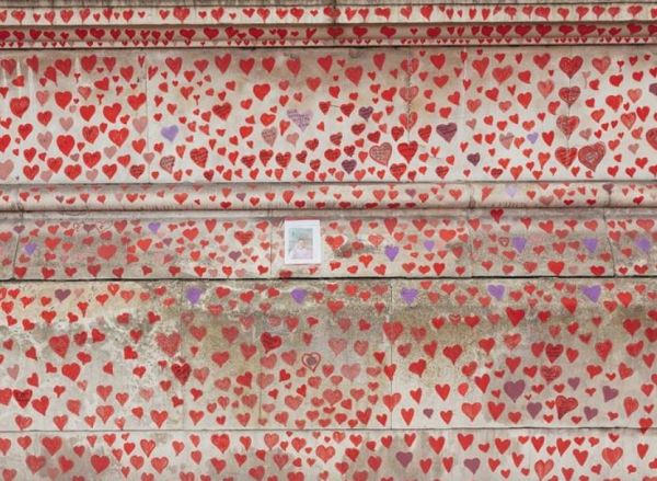 «National COVID Memorial Wall»: Ένα μνημείο για τα θύματα της πανδημίας