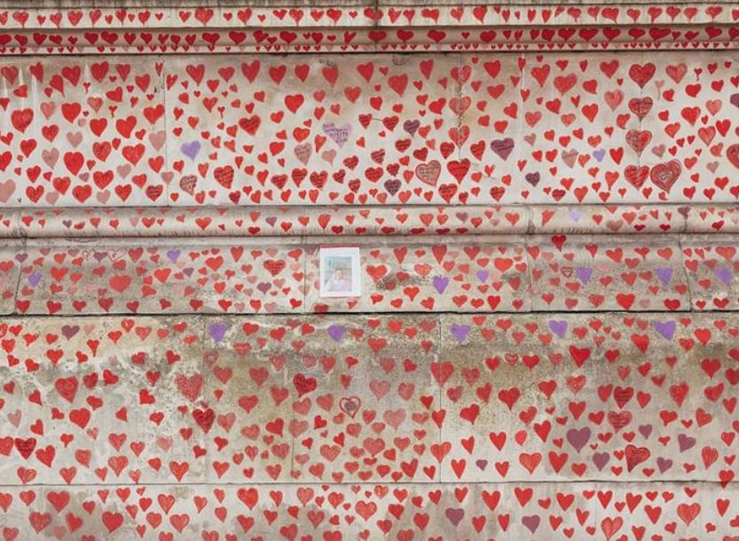 «National COVID Memorial Wall»: Ένα μνημείο για τα θύματα της πανδημίας