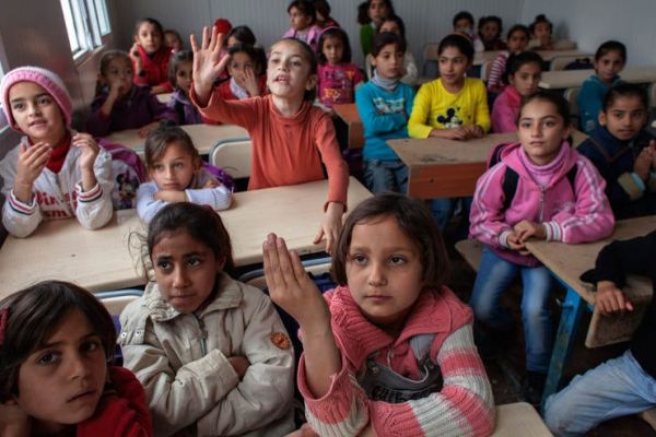 Συνήγορος του Πολίτη : Μόλις το 14,2% των προσφυγόπουλων φοιτά στα ελληνικά σχολεία