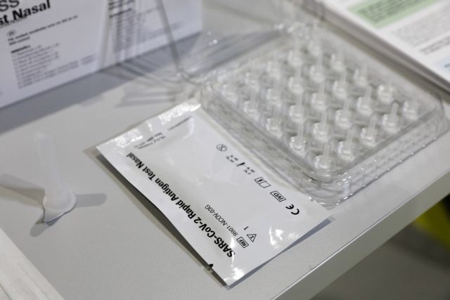 Self tests : Ατομικές συσκευασίες ζητούν οι φαρμακοποιοί