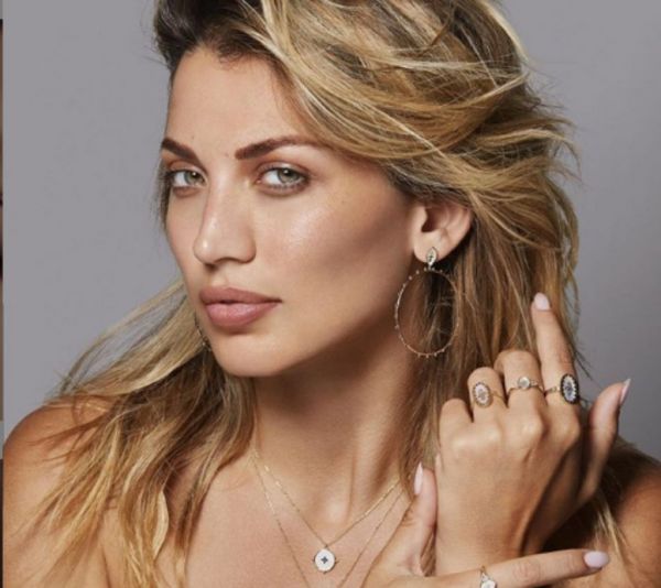 Κωνσταντίνα Σπυροπούλου: Ποζάρει με μαγιό και «ρίχνει» το Instagram