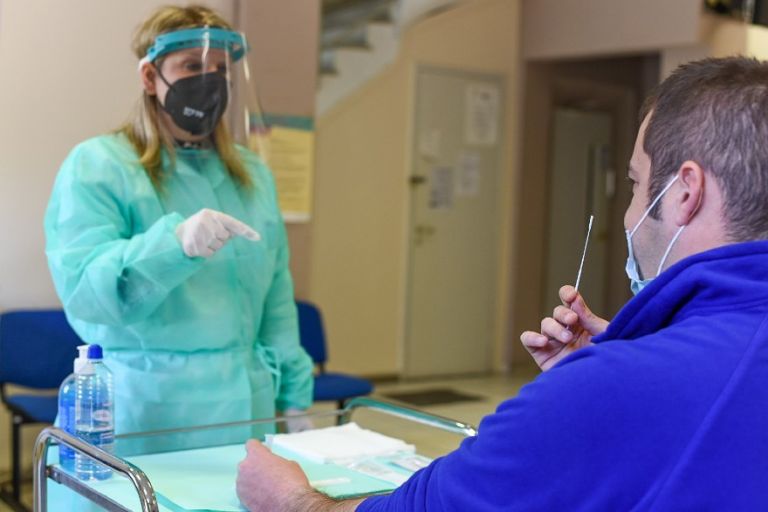 Βασιλακόπουλος: Το self test έχει 40% – 50% πιθανότητα να είναι ψευδώς αρνητικό