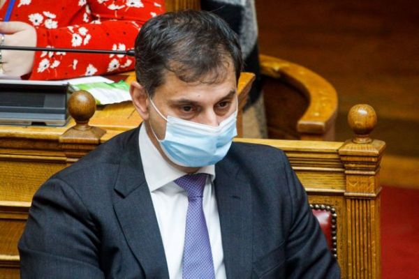 Θρήνος για τον Χάρη Θεοχάρη : Πέθανε ο πατέρας του