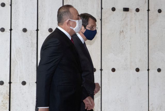 Κυπριακό – Πενταμερής: Πρωτοφανής επίθεση Τσαβούσογλου σε Αναστασιάδη – Μιλάει σαν να παίζει «χαλασμένος δίσκος»