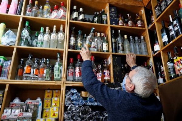 Τουρκία: Ολικό lockdown και… ποτοαπαγόρευση για δυόμισι εβδομάδες