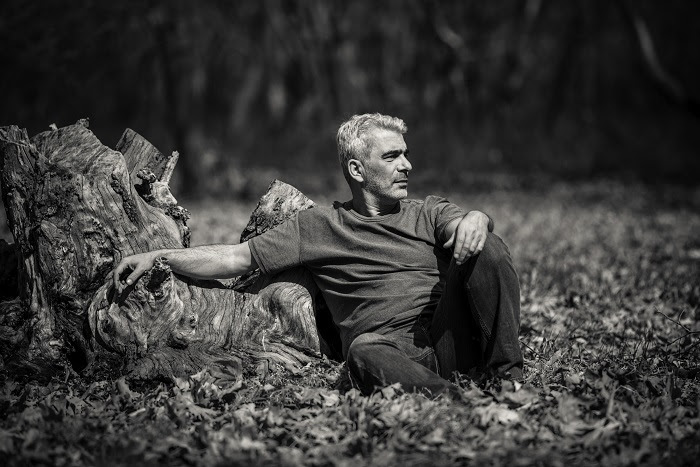 Δημήτρης Μυστακίδης: Επανακυκλοφορεί ο πιο θρυλικός του δίσκος με ρεμπέτικα