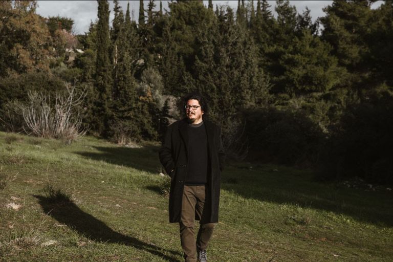 «Κάτι σαν ήλιος»: Κυκλοφόρησε ο νέος δίσκος του Αλέξανδρου Εμμανουηλίδη