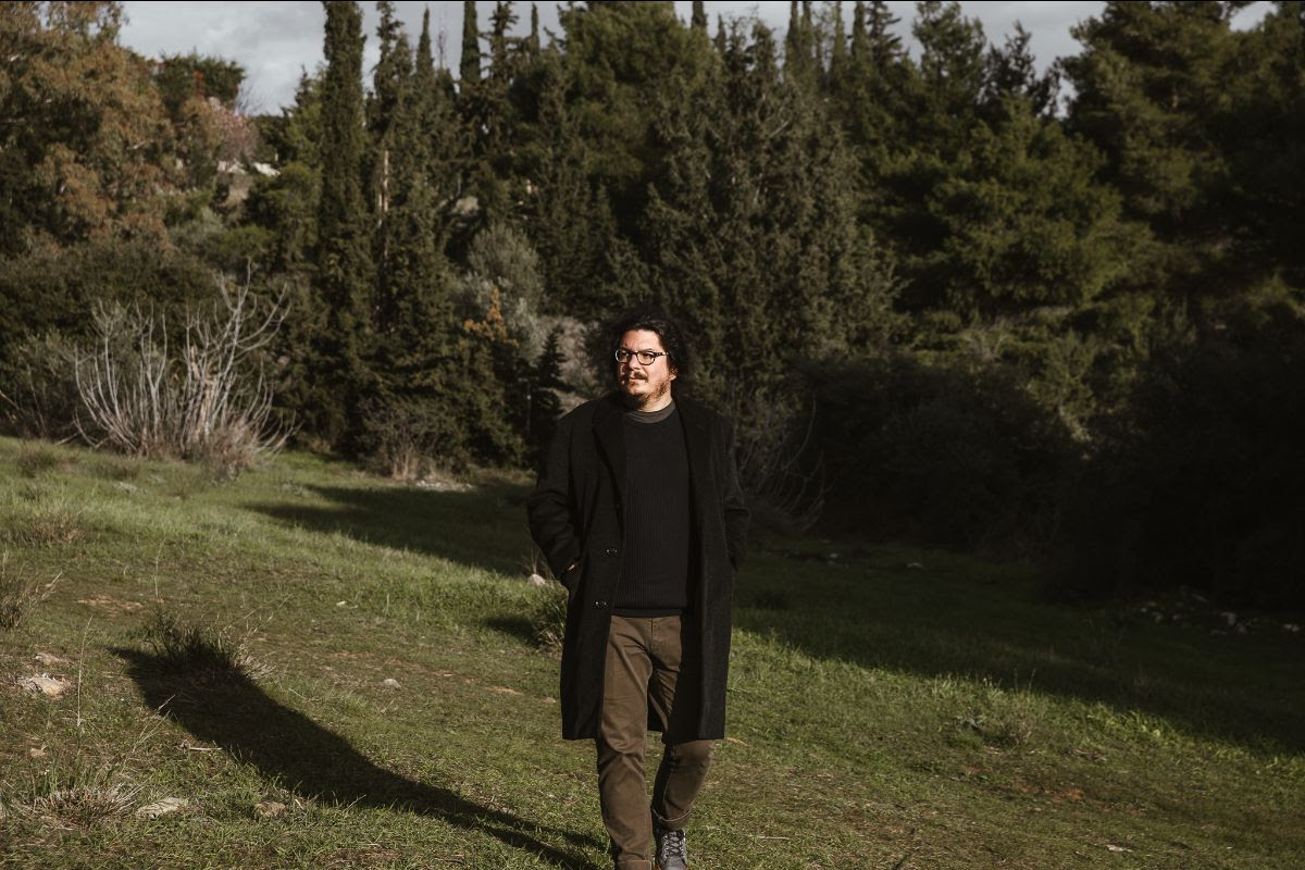 «Κάτι σαν ήλιος»: Κυκλοφόρησε ο νέος δίσκος του Αλέξανδρου Εμμανουηλίδη