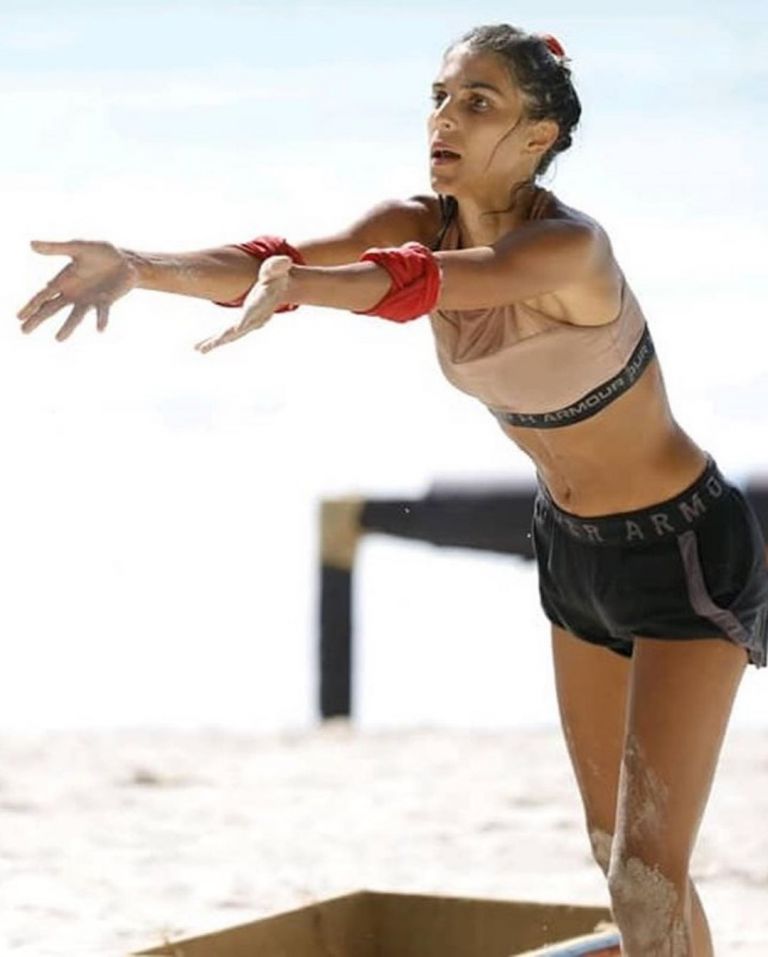 Survivor: Έτσι αντέδρασε η Βέλλη όταν άκουσε ότι ο Τριαντάφυλλος παίρνει 6.000 ευρώ την εβδομάδα