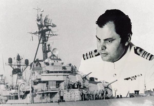 Ναύαρχος Νίκος Παππάς : Παντοτινό σύμβολο αξιοπρέπειας και ευθύνης