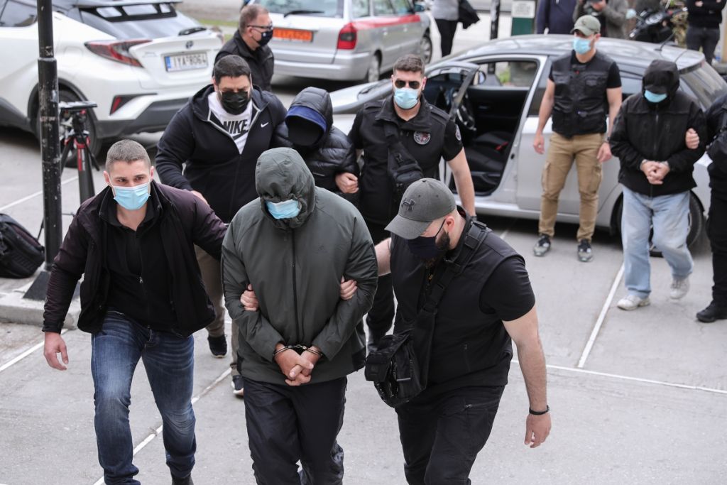 Φουρθιώτης: Τι λέει ο δικηγόρος των δύο που έχουν συλληφθεί μαζί με τον παρουσιαστή