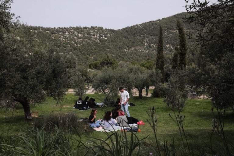 Lockdown : Σπαζοκεφαλιά η χαλάρωση – Τα τελευταία δεδομένα για μετακινήσεις το Πάσχα, σχολεία, εκκλησίες