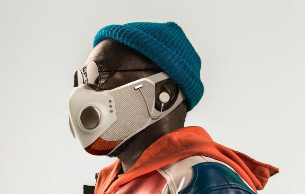Ο ράπερ will.i.am κυκλοφορεί «έξυπνη» μάσκα αξίας 299 δολαρίων