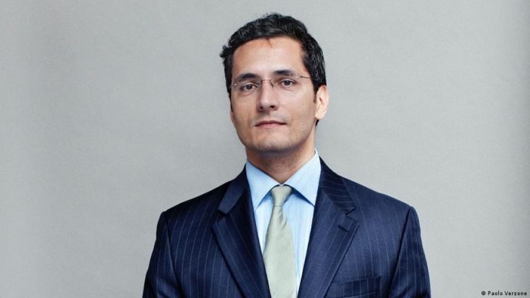 Γκέι, αγνωστικιστής και Ρομά