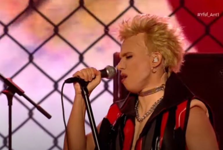 Κατερίνα Στικούδη: Έβαλε φωτιά στη σκηνή ως Billy Idol