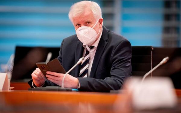 Χορστ Ζεεχόφερ : Αρνήθηκε να εμβολιαστεί με το AstraZeneca