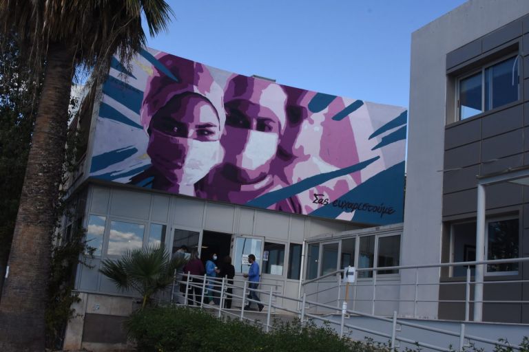 Κοροναϊός : Η πανδημία πολιορκεί την Αττική – «Φλέγεται» το κέντρο