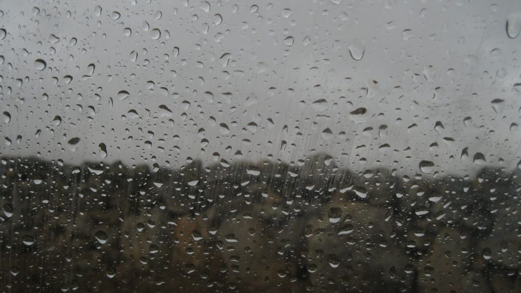 Καιρός : Αίθριος με τοπικές βροχές την Τετάρτη – Υποχωρεί η αφρικανική σκόνη