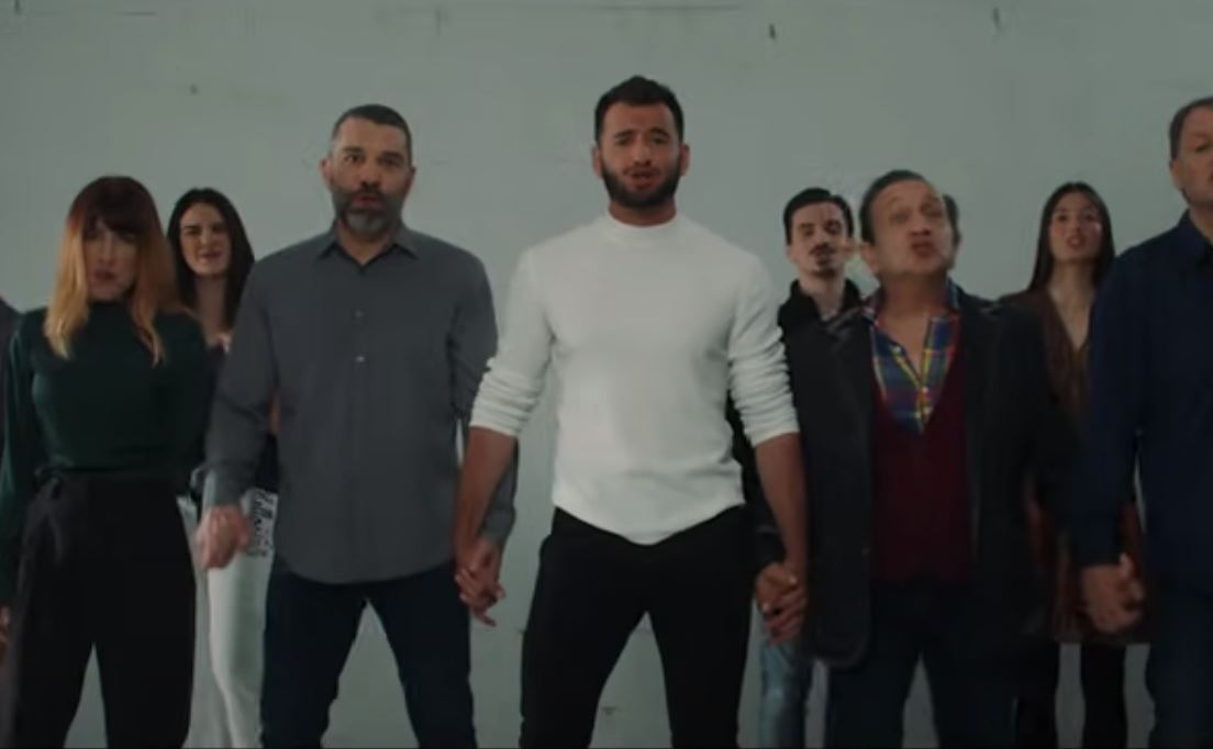 «Μίλα» και σπάσε τη σιωπή – Το τραγούδι για το ελληνικό #MeToo από τον Μάνο Τάκο