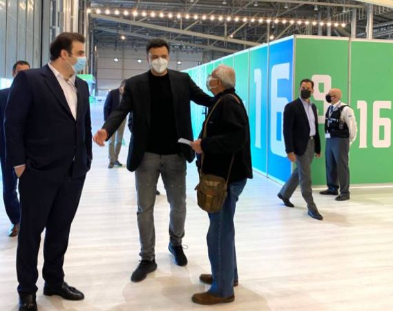 Στο mega εμβολιαστικό κέντρο στο Ελληνικό Κικίλιας και Πιερρακάκης