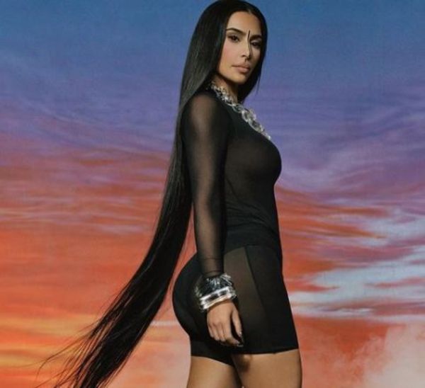 Κιμ Καρντάσιαν : Μας δείχνει το «no makeup makeup look» μέσα σε λίγα λέπτα