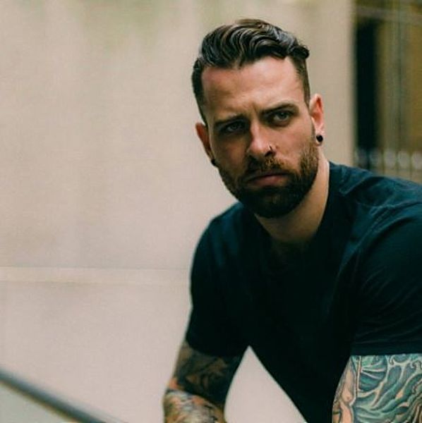 Για αυτό το μαύρο t-shirt θα είναι για πάντα «trend»