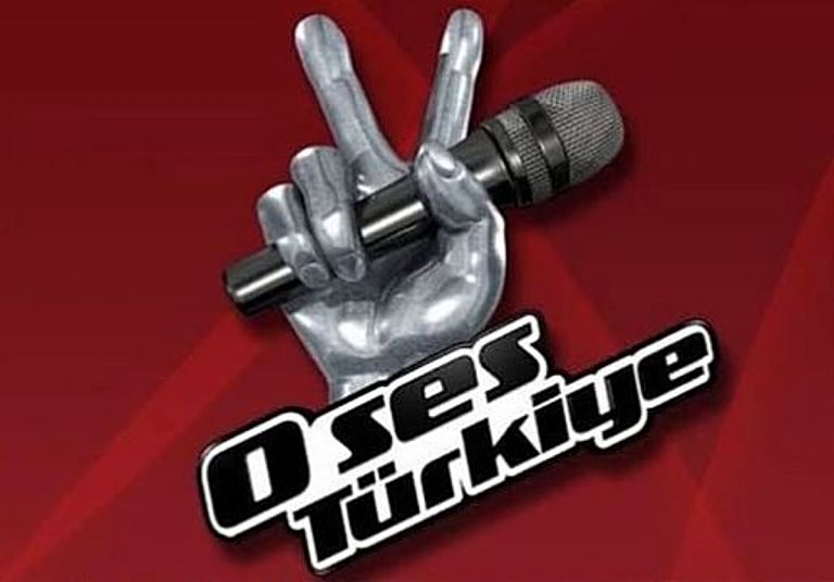 The Voice – Τουρκία : Coach κατηγορεί διάσημη τραγουδίστρια ότι της…«πήρε» τον άντρα