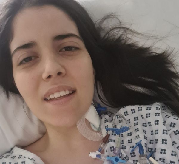 Η μάχη με μια σπάνια πάθηση και η μεγάλη νίκη της 22χρονης από την Κύπρο