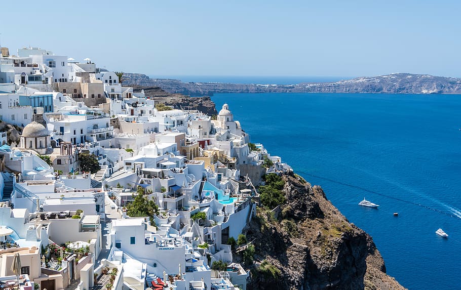 Ύμνος Daily Mail για τους εμβολιασμούς στην Ελλάδα: «Τα 60 covid-free νησιά δεν ήταν ποτέ πιο δελεαστικά»
