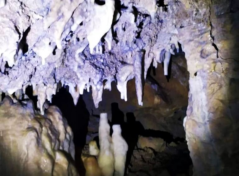 Πρέβεζα : Σπήλαιο με σταλαγμίτες και σταλακτίτες «κρύβεται» στο Νταμάρι του Αγίου Θωμά – Αποκαλύφθηκε από παρέα νέων