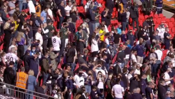 Δείτε το Γουέμπλεϊ με κόσμο στον τελικό του Λιγκ Καπ (vid)