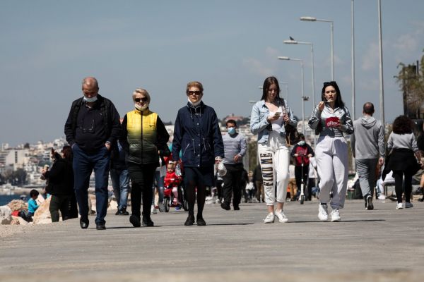 Κοροναϊός : Πού εντοπίζονται τα 2.411 κρούσματα – Δείτε αναλυτικά τον χάρτη της διασποράς