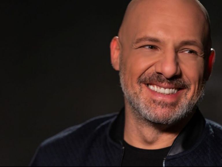 Νίκος Μουτσινάς: Αναβάλλεται μέχρι νεοτέρας η εκπομπή του λόγω κοροναϊού