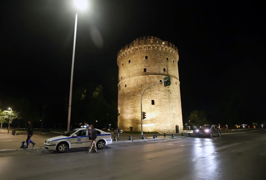 Lockdown : Θρίλερ με το άνοιγμα των καταστημάτων και τις μετακινήσεις σε 3 περιοχές