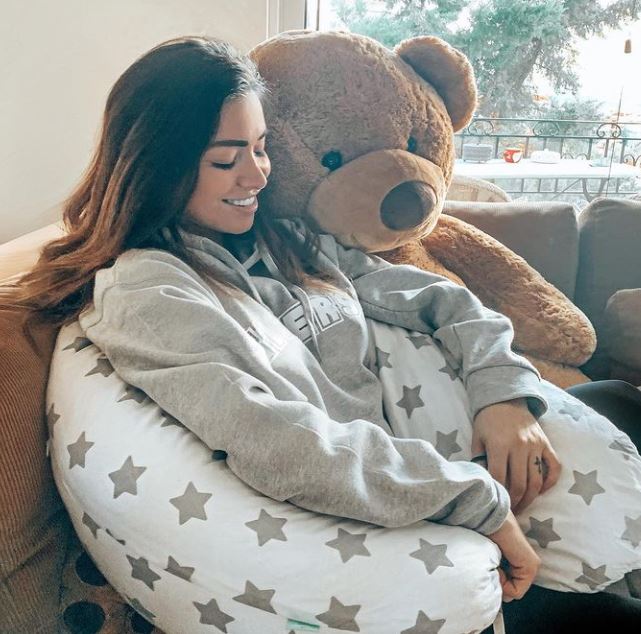 Όλγα Φαρμάκη: Ανοιξιάτικη βόλτα με την τριών μηνών κόρη της