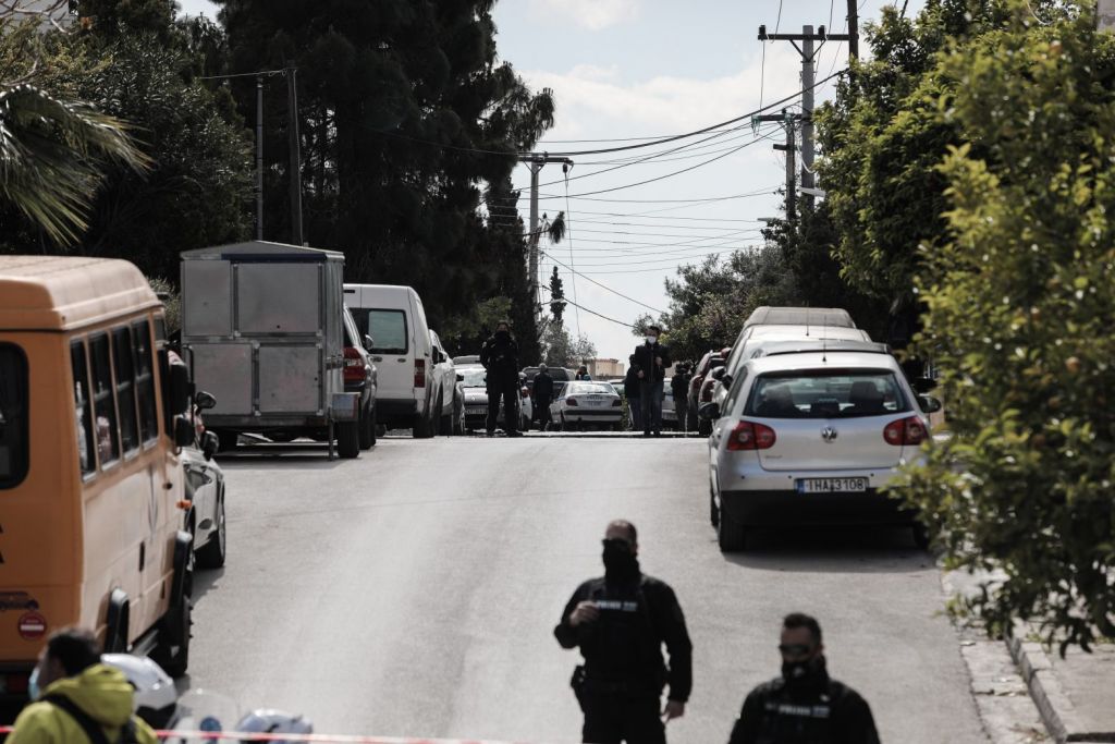 Γιώργος Καραϊβάζ : Εικόνες από το σημείο που δολοφονήθηκε ο γνωστός δημοσιογράφος