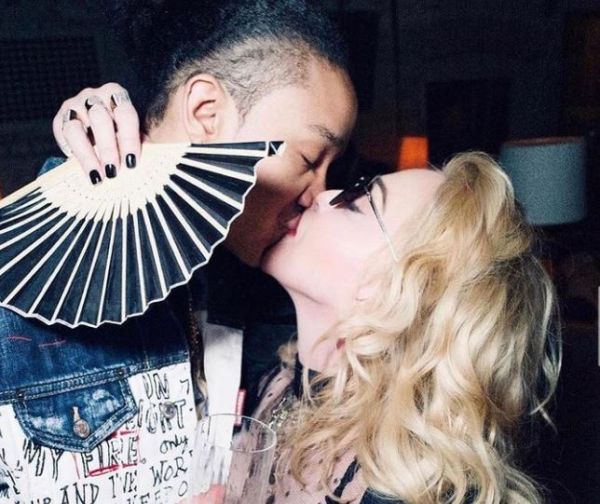 Μαντόνα: Τρελά ερωτευμένη με τον 27χρονο σύντροφό της – «Πώς να εξηγήσω αυτό που νιώθω;»