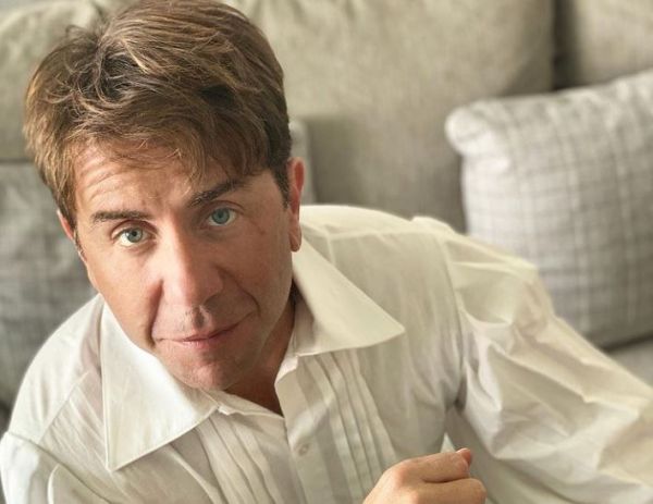 Γιώργος Μαζωνάκης: Μας ξεναγεί στο εντυπωσιακό σπίτι του