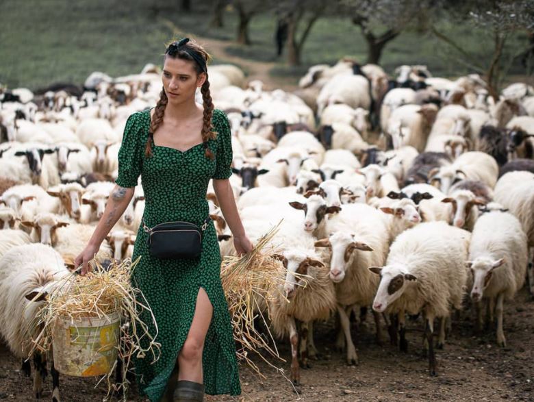 Μαρία Μιχαλοπούλου: Αυτή είναι η αδελφή του μοντέλου-αγρότισσας