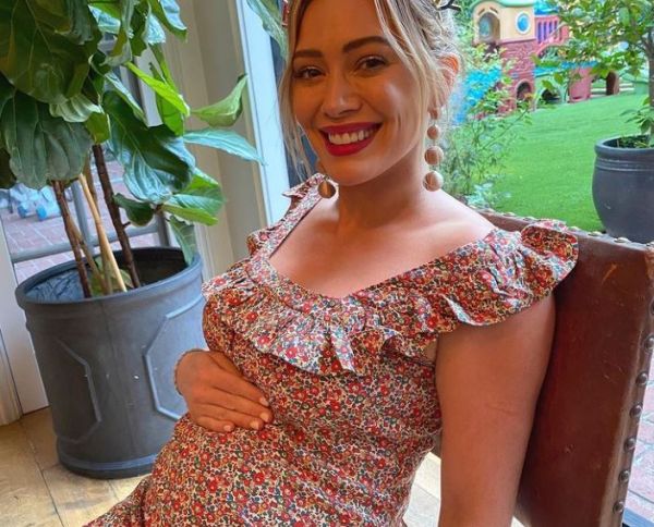 Χίλαρι Νταφ: Μόλις έγινε μαμά και εμβολιάστηκε κατά του κοροναϊού