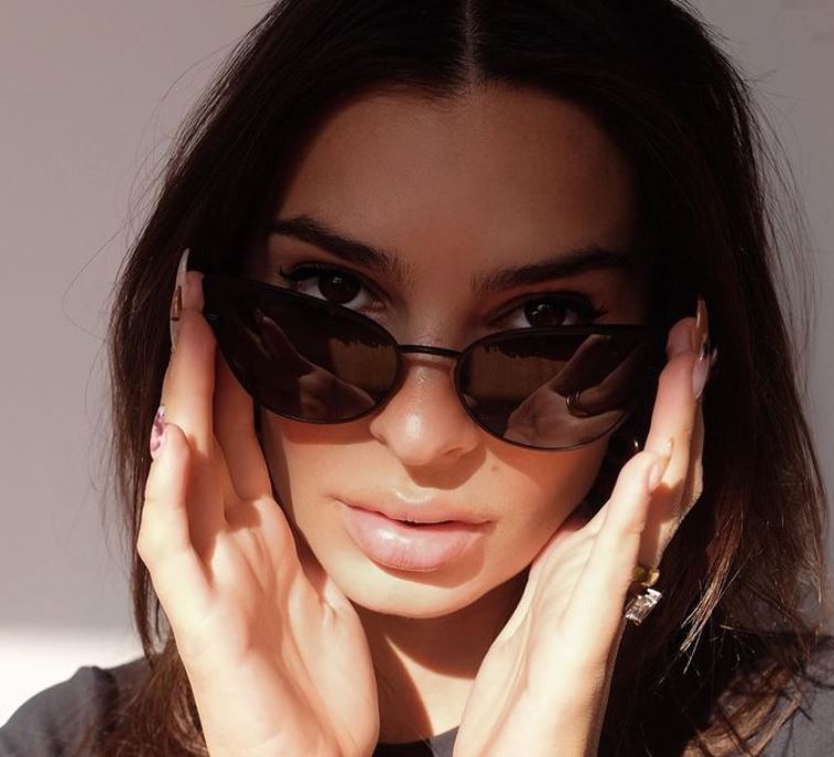 Έμιλι Ρατακόφσκι: Η τρυφερή φωτογραφία αγκαλιά με το νεογέννητο παιδάκι της