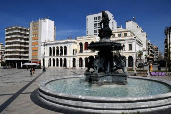 Λιανεμπόριο : Κόντρα Πέτσα-Φάμελλου στη Βουλή για «υποκινούμενες» διαμαρτυρίες στην Πάτρα