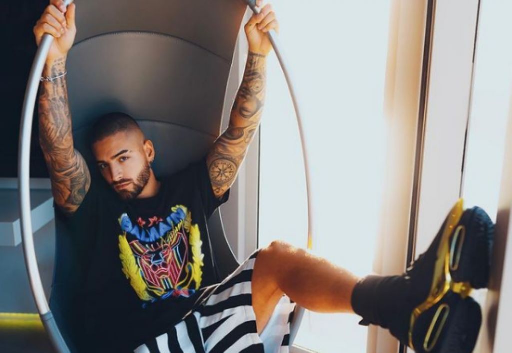 Η νέα συνεργασία του Maluma με τον οίκο Balmain έχει άρωμα Μαϊάμι